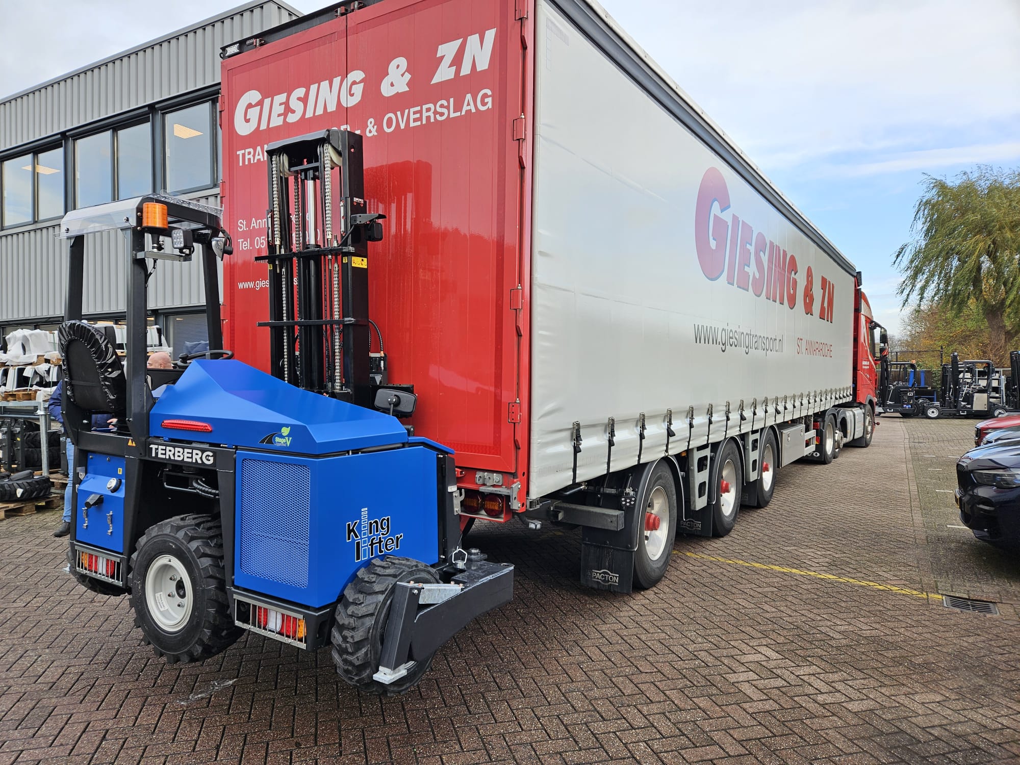 Découvrez les bras de roue innovants 'Klapvoet' de Terberg Kinglifter B.V.